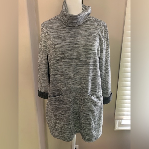 Liz Claiborne Medium Gray Turtleneck Top - Picture 1 of 2